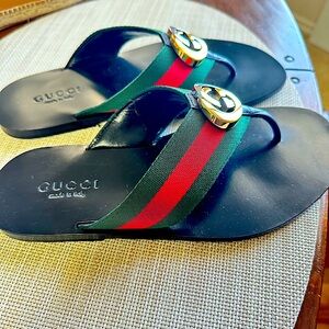 Gucci Kika thong slides